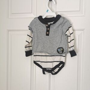 3/$15 Burt's bees onesie size 6-9m